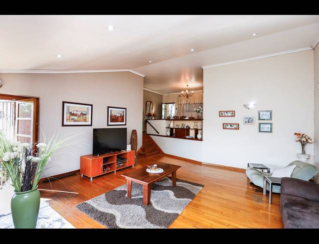 3 BEDROOM HOUSE FOR SALE IN CARRINGTON HEIGHTS